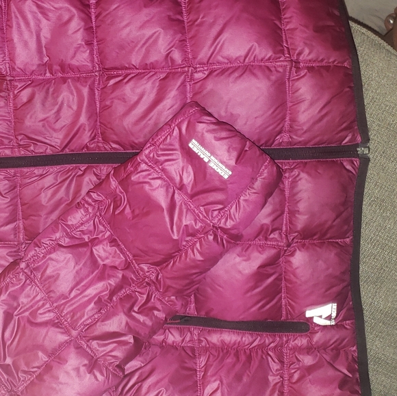 Eddie Bauer winter coat berry 4x EUC - Picture 5 of 8